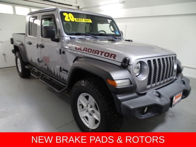 2020 Jeep Gladiator Sport S's photo