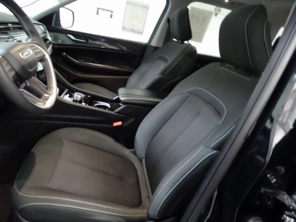 Used 2023 Jeep Grand Cherokee Laredo SUV