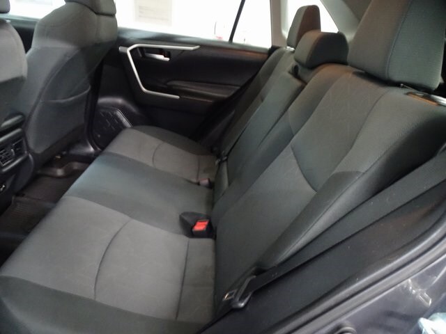 2019 Toyota RAV4 XLE photo 3