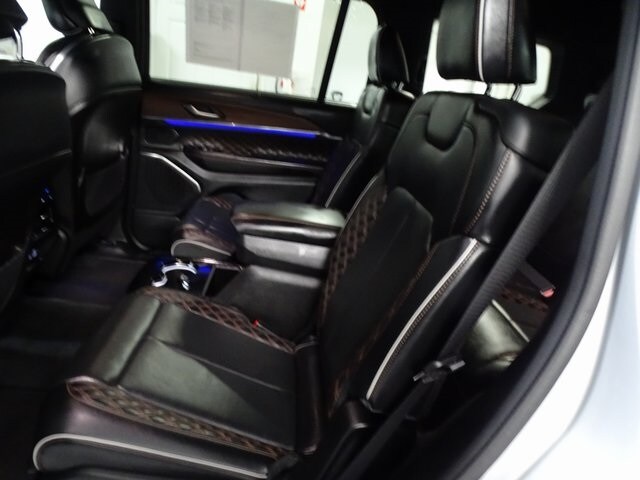 2021 Jeep Grand Cherokee L Summit photo 2