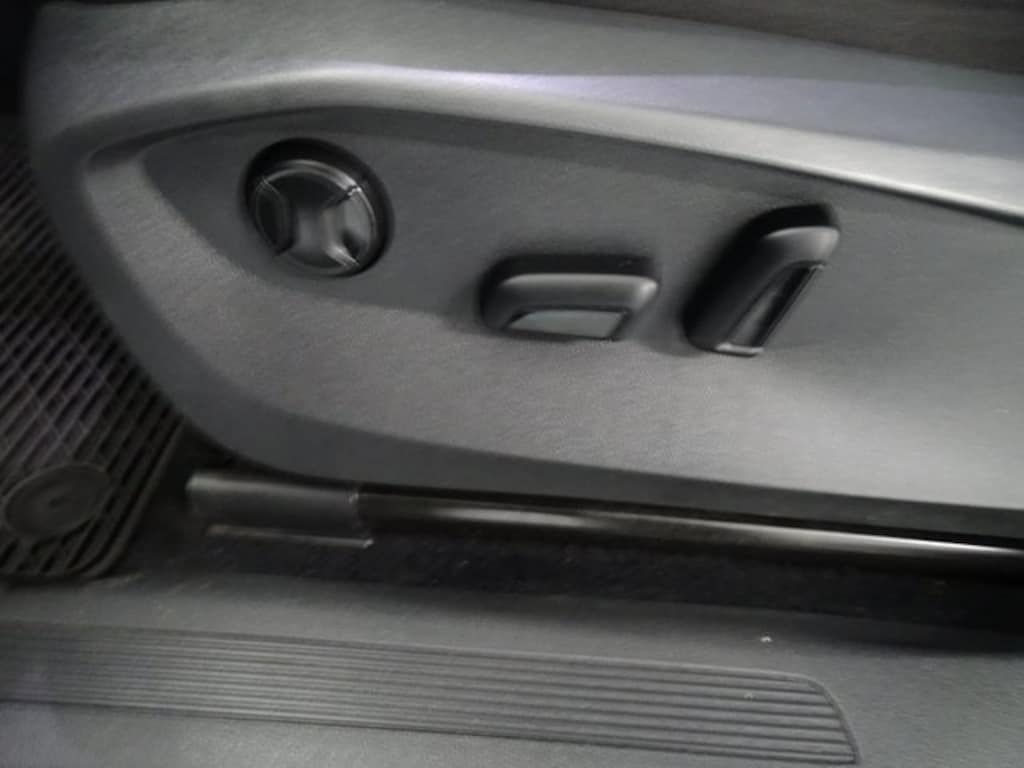 Used 2022 Volkswagen Tiguan 2.0T SE SUV