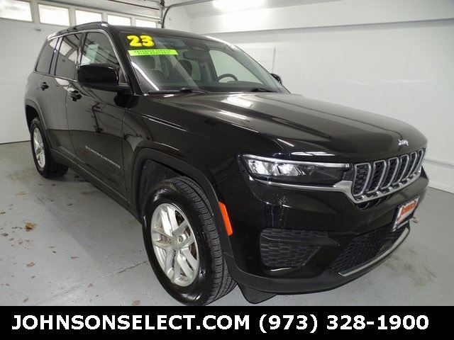 2023 Jeep Grand Cherokee Laredo 4WD