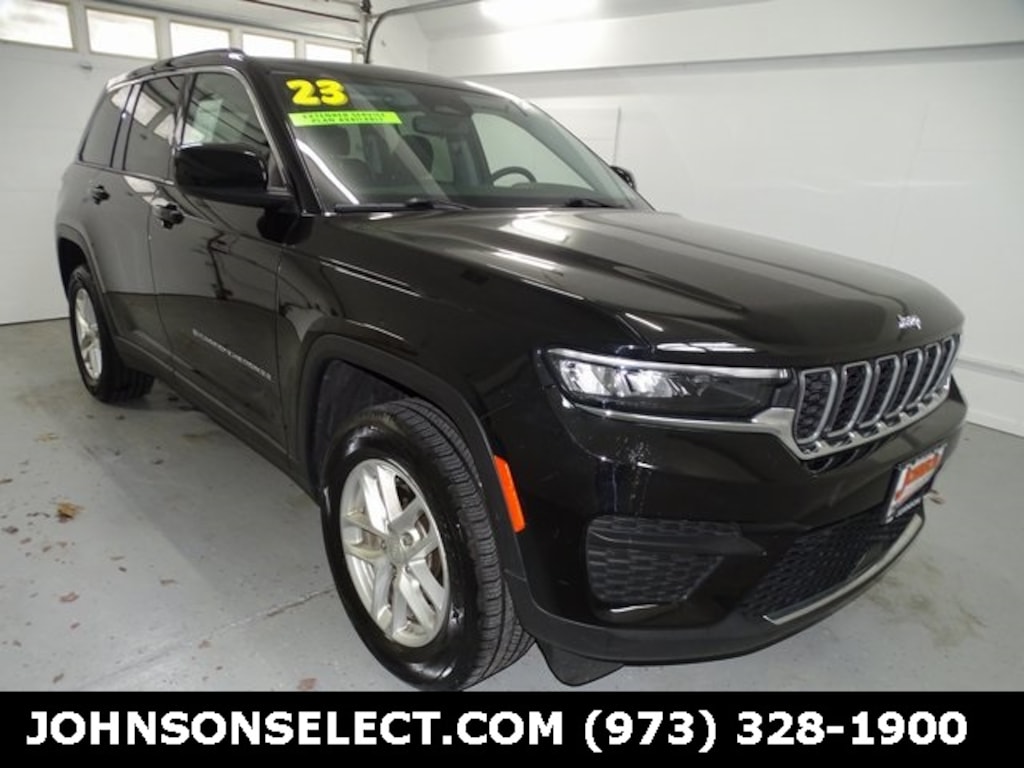 Used 2023 Jeep Grand Cherokee Laredo SUV