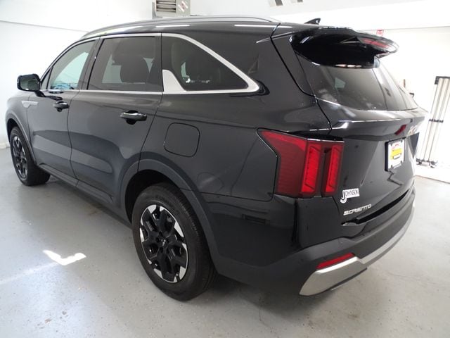 2025 Kia Sorento S - Photo 20