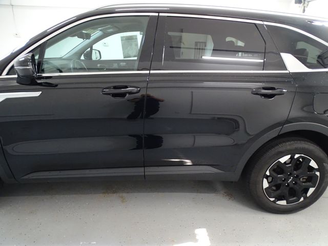 2025 Kia Sorento S - Photo 19