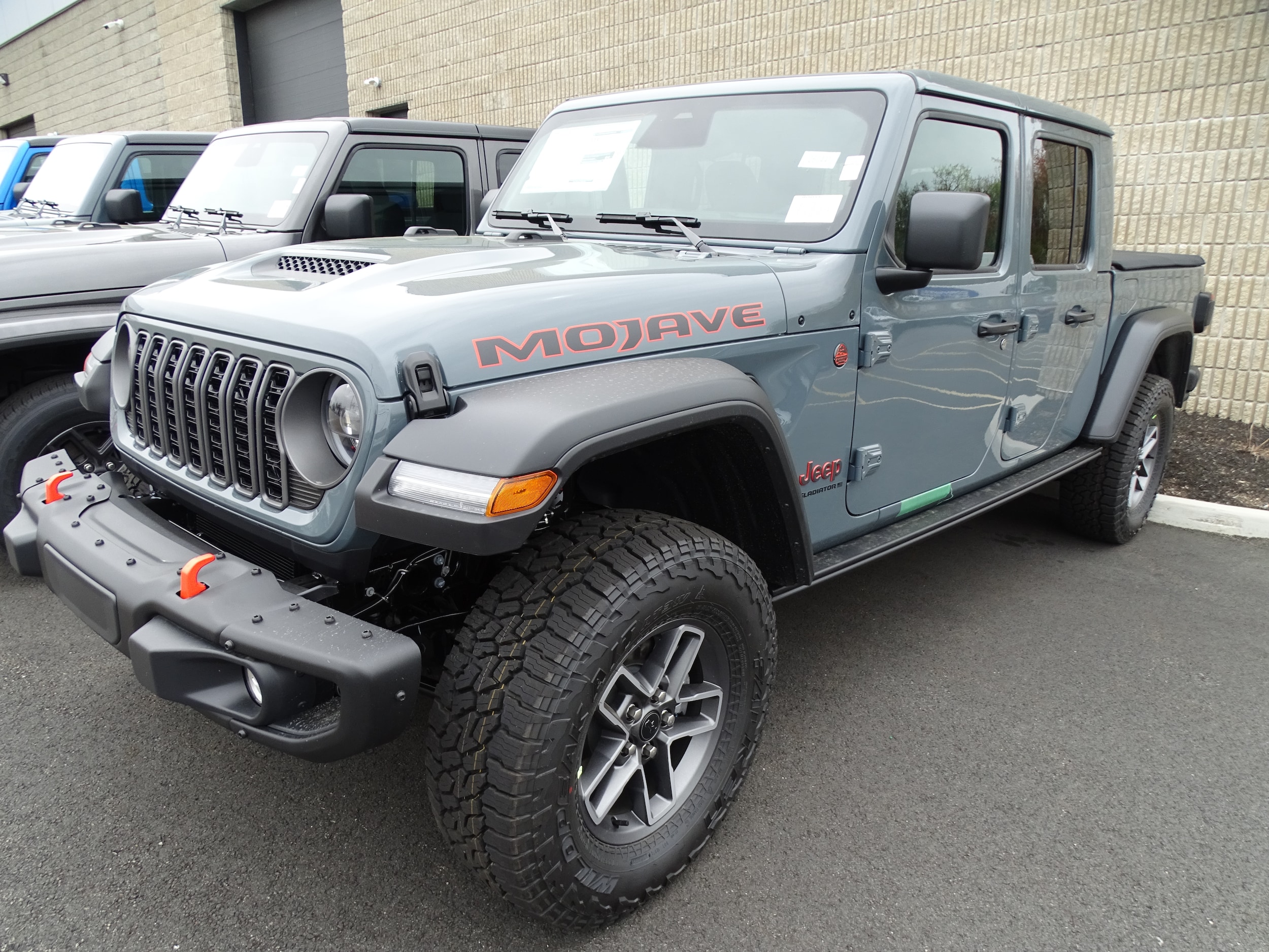 2026 Jeep Gladiator Mojave Auto's photo