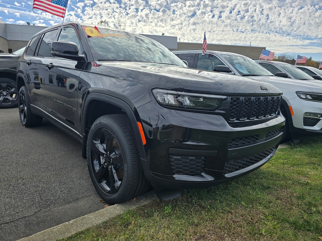 New 2025 Jeep Grand Cherokee L ALTITUDE X 4X4 Sport Utility