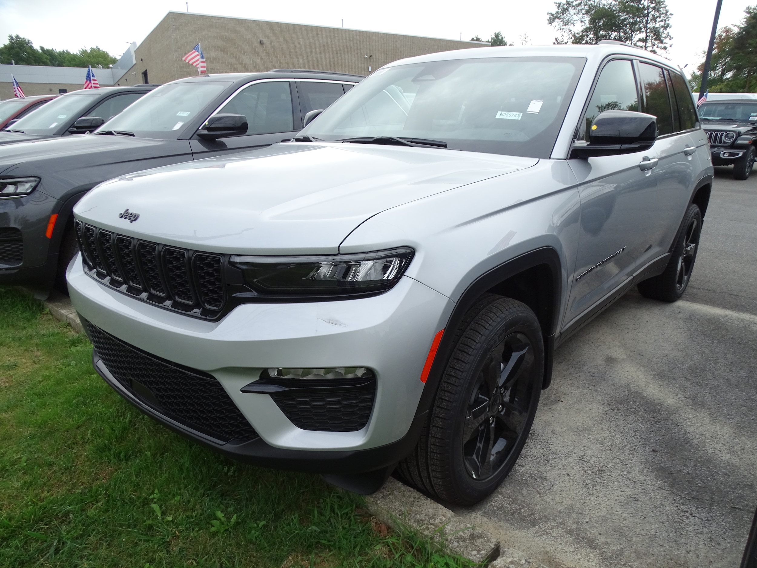 2025 Jeep Grand Cherokee Limited's photo