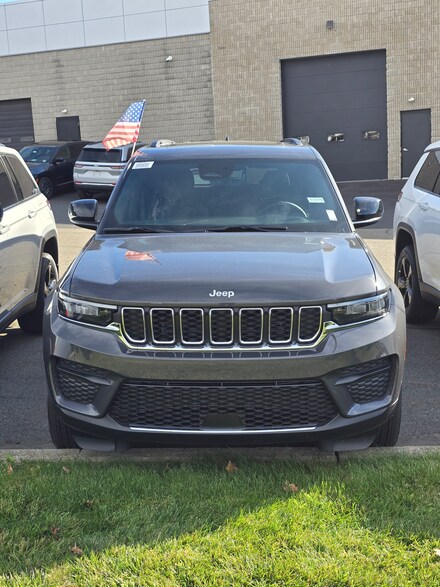 2025 Jeep Grand Cherokee LAREDO X 4X4 Sport Utility