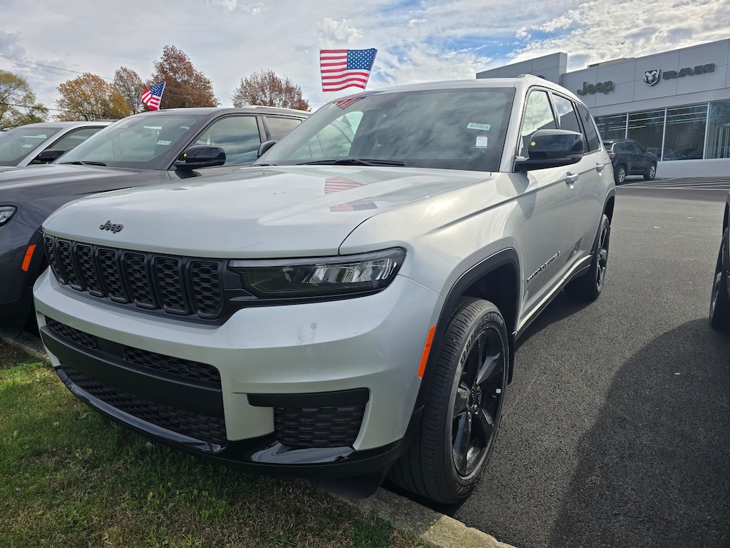 New 2025 Jeep Grand Cherokee L ALTITUDE X 4X4 Sport Utility
