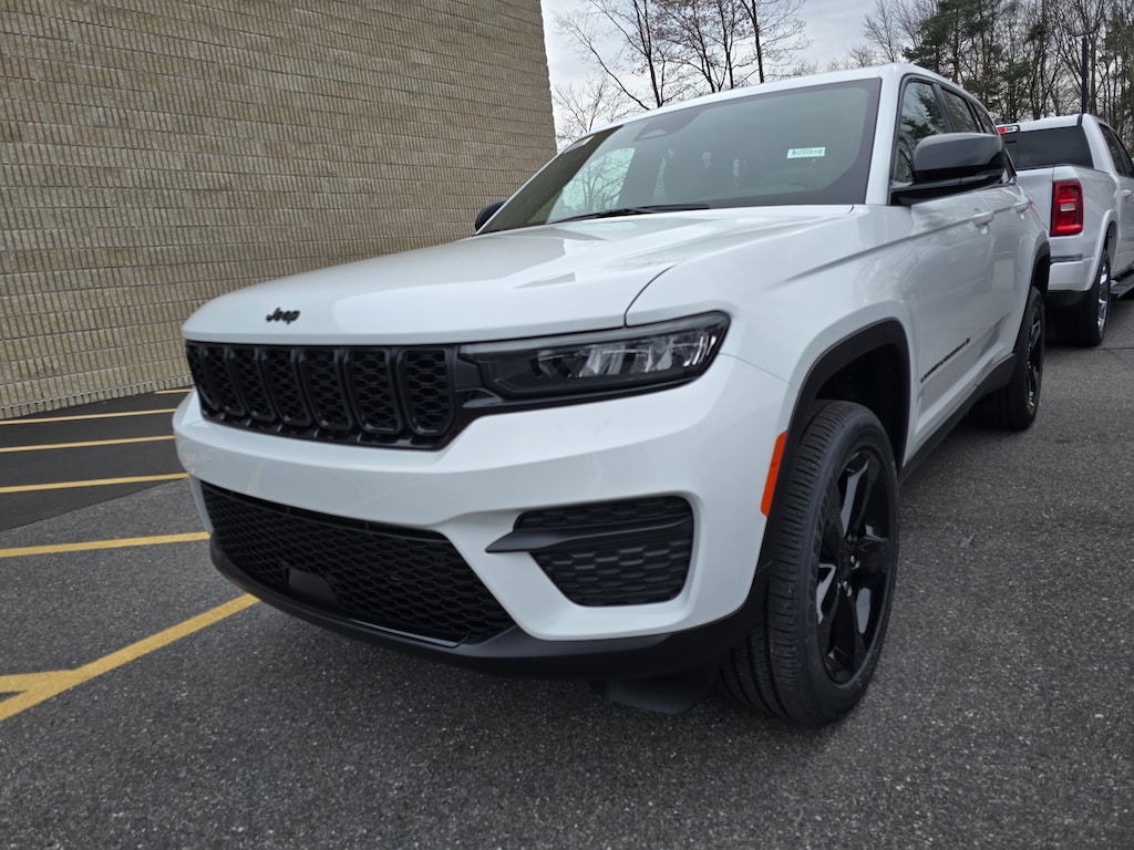New 2025 Jeep Grand Cherokee ALTITUDE 4X4 Sport Utility