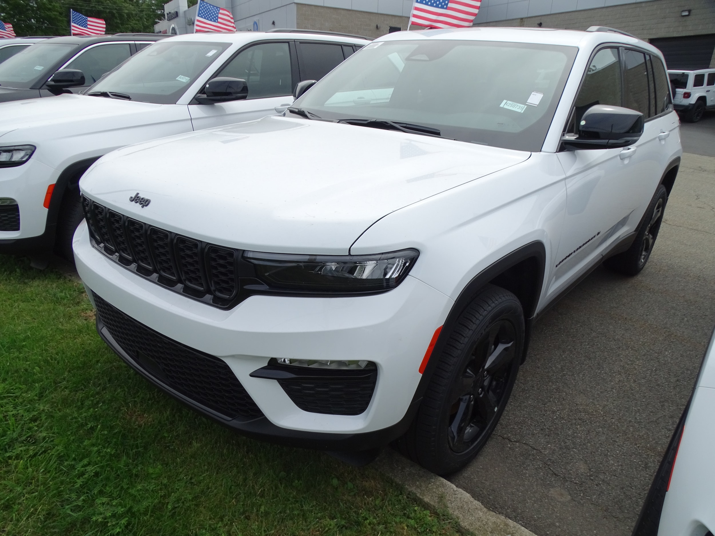2025 Jeep Grand Cherokee Limited's photo