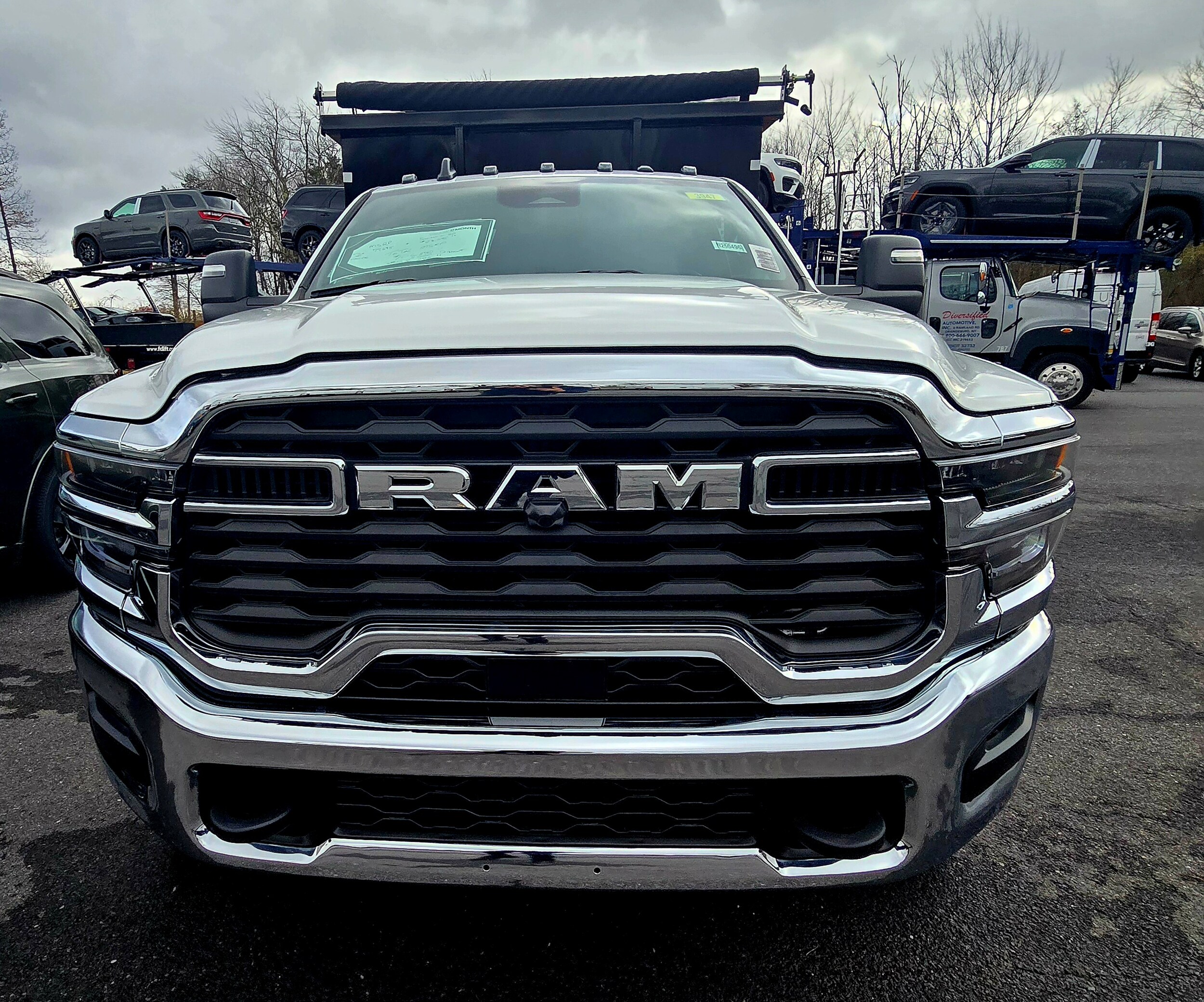 2025 Ram 5500 Tradesman photo 2
