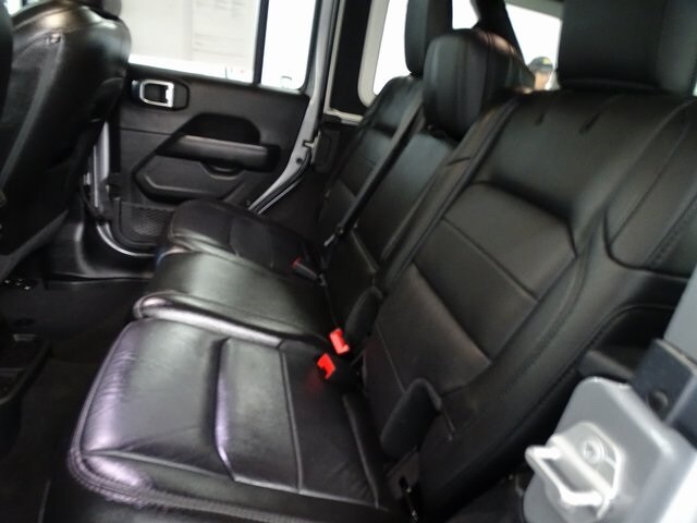 2021 Jeep Wrangler Unlimited Sahara Altitude photo 3
