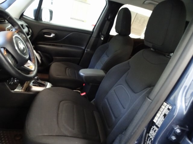 2022 Jeep Renegade Latitude photo 2