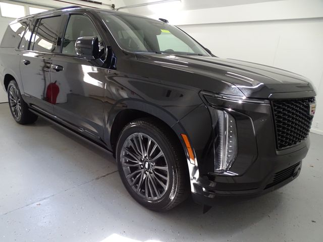 2025 Cadillac Escalade ESV 4WD Sport Platinum's photo