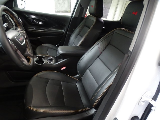 2024 GMC Terrain AT4 - Photo 2