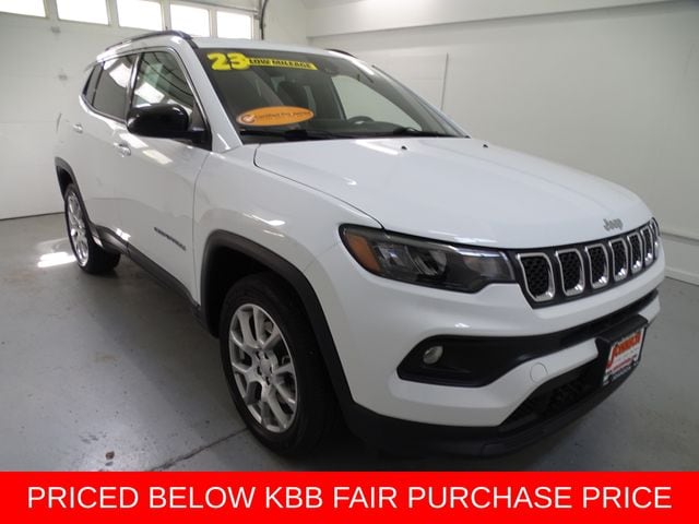 2023 Jeep Compass Latitude Lux 4X4's photo