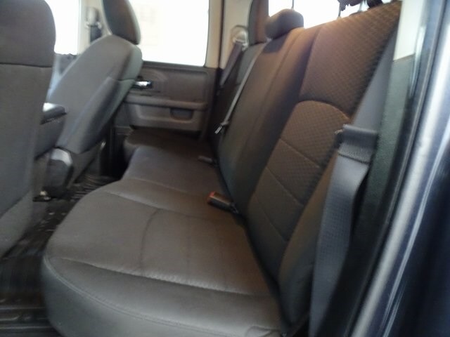 2019 Ram 1500 Classic Warlock photo 3