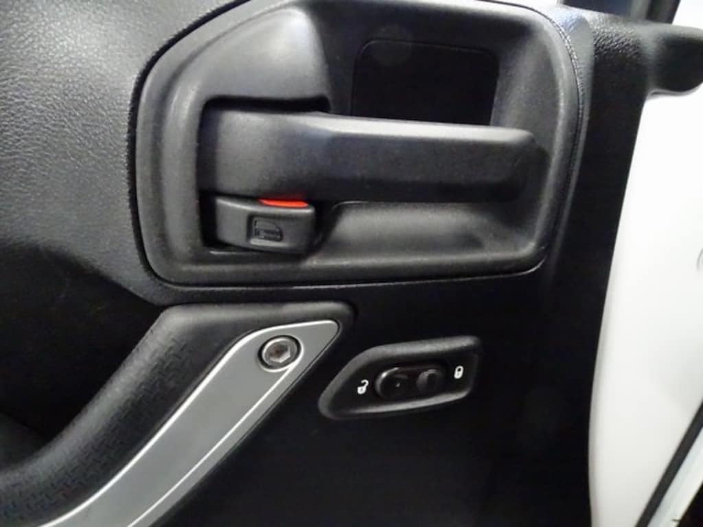 Used 2015 Jeep Wrangler Unlimited Rubicon SUV