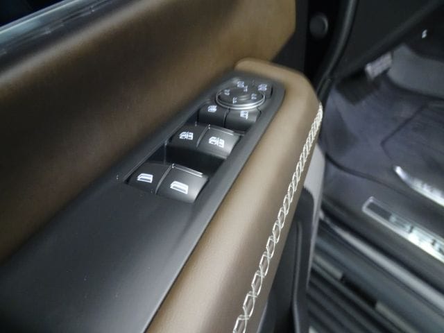 2026 GMC Yukon Denali Ultimate - Photo 10