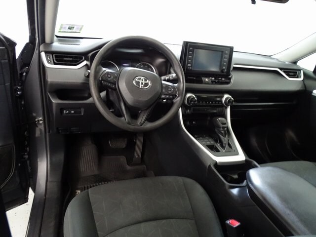 2019 Toyota RAV4 XLE photo 4