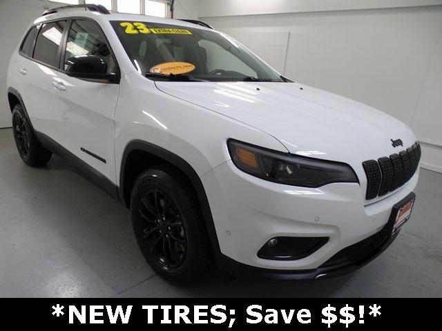 2023 Jeep Cherokee Altitude Lux