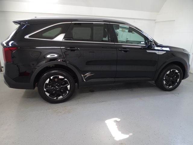 2025 Kia Sorento S - Photo 24