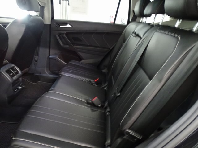 2022 Volkswagen Tiguan SE photo 3