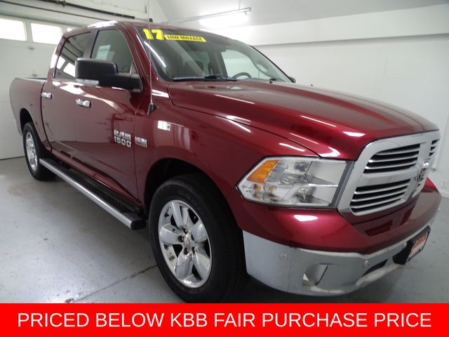2017 RAM 1500 Big Horn 4x4 Crew Cab 5'7's photo