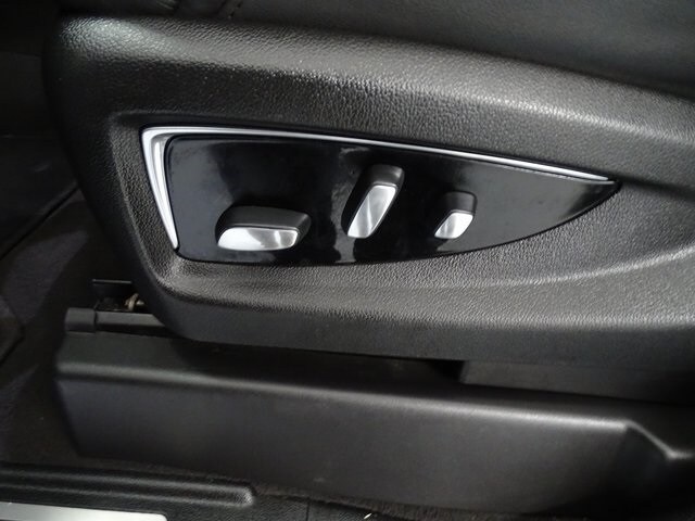 2020 Cadillac Escalade Premium Luxury photo 3