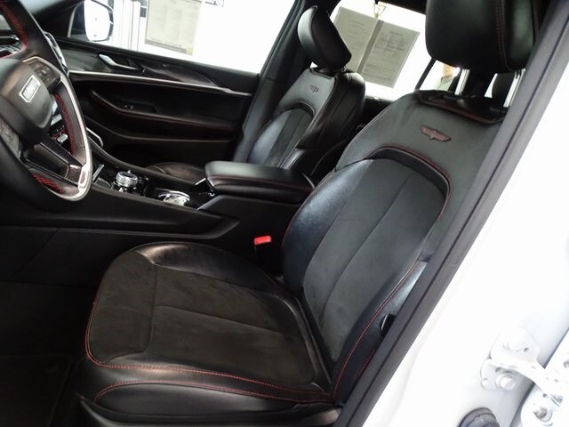 2022 Jeep Grand Cherokee Trailhawk photo 2