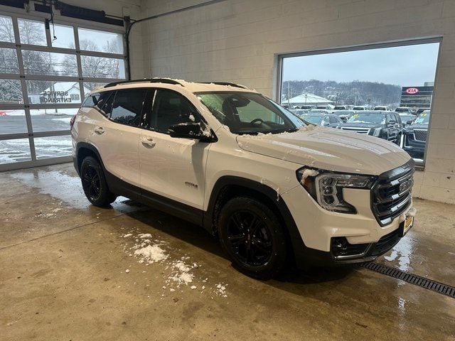 2022 GMC Terrain AT4's photo