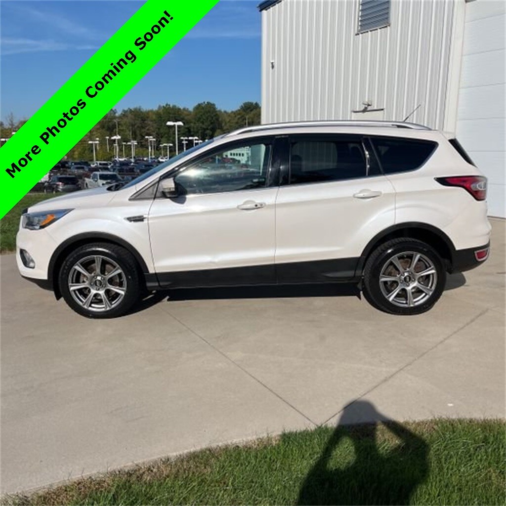 2017 Ford Escape Titanium photo 2