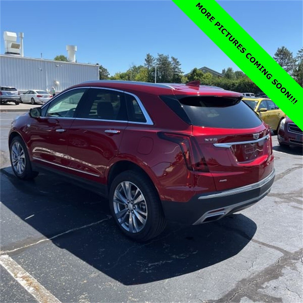 2024 Cadillac XT5 Premium Luxury photo 3