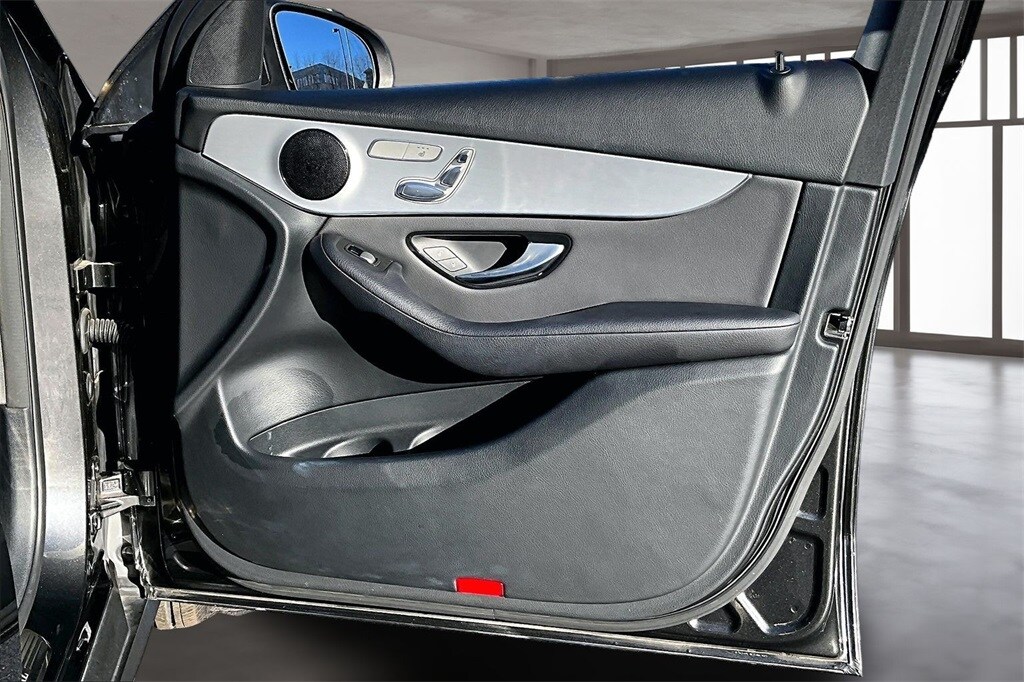 2021 Mercedes-Benz GLC GLC300 - Photo 24