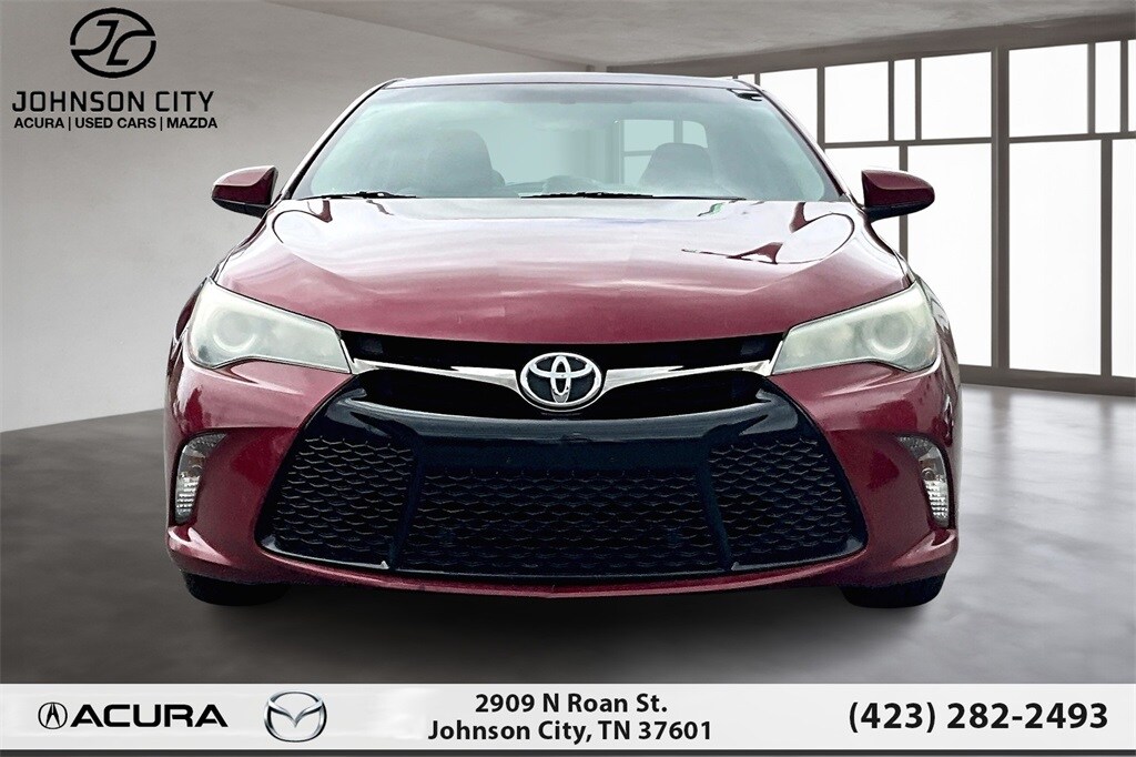 2016 Toyota Camry SE photo 3