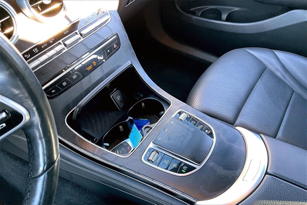 2021 Mercedes-Benz GLC GLC300 - Photo 15