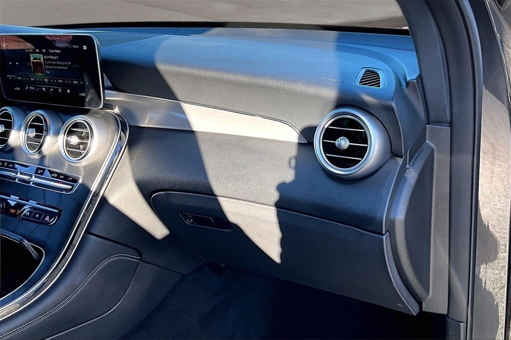 2021 Mercedes-Benz GLC GLC300 - Photo 17