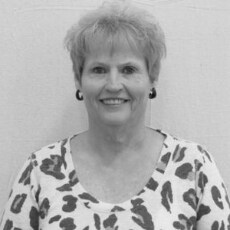 Staff member Leslie Gwyn from 418bfe2fac02