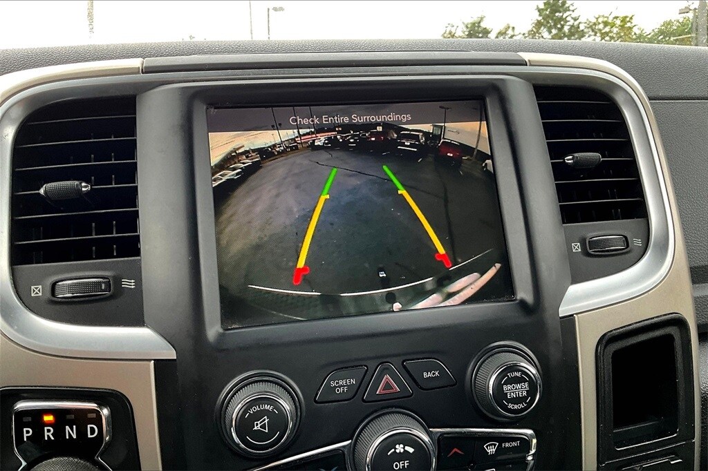 2014 Ram 1500 SLT photo 3