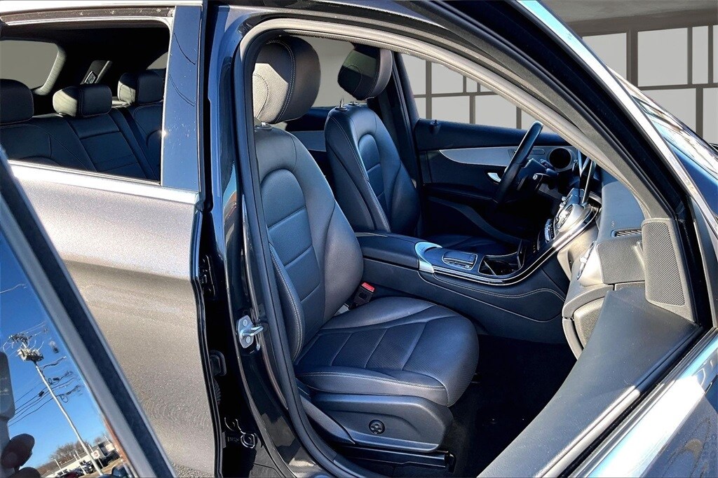 2021 Mercedes-Benz GLC GLC300 - Photo 7