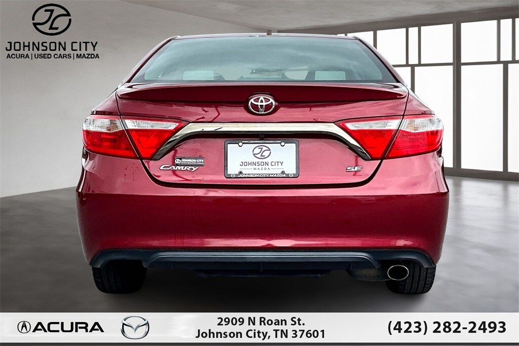 2016 Toyota Camry SE photo 4