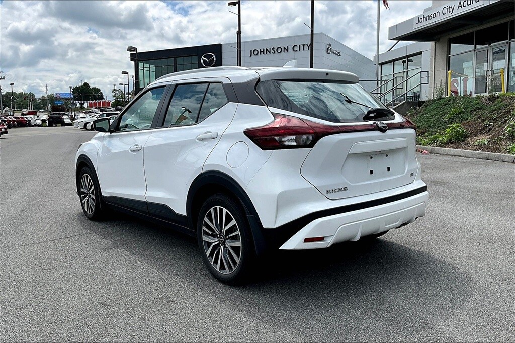 2023 Nissan Kicks SV photo 3