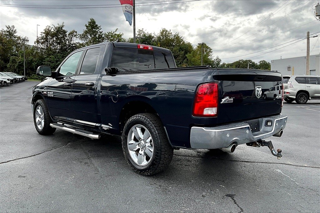 2014 Ram 1500 SLT photo 4