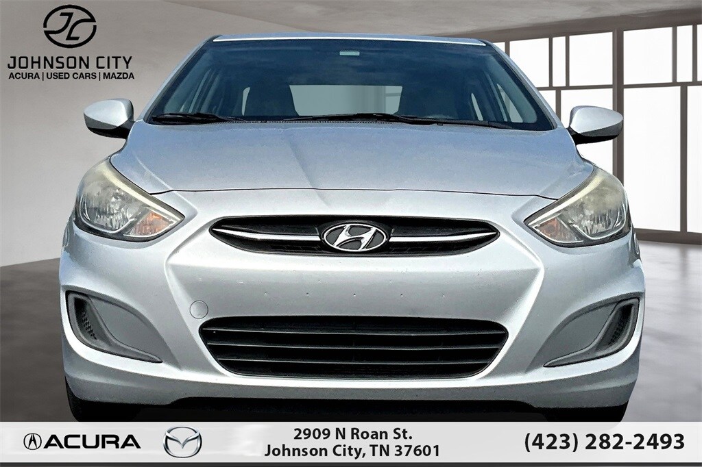 2016 Hyundai Accent SE photo 2