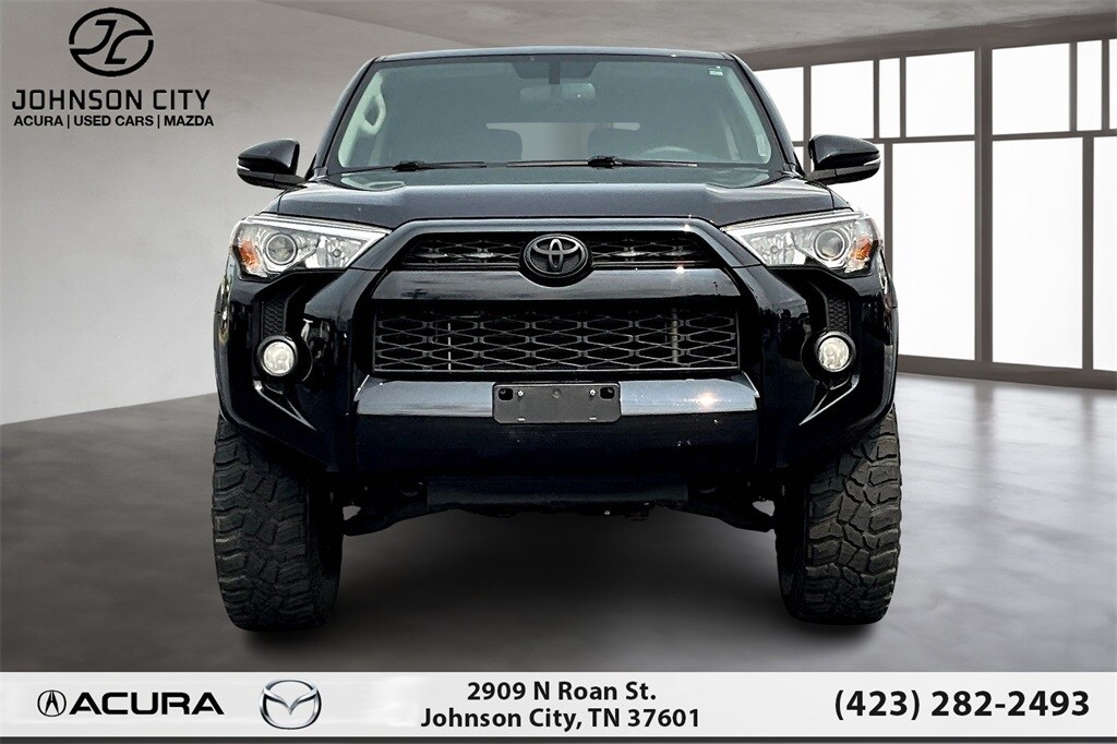 2017 Toyota 4Runner SR5 Premium photo 3
