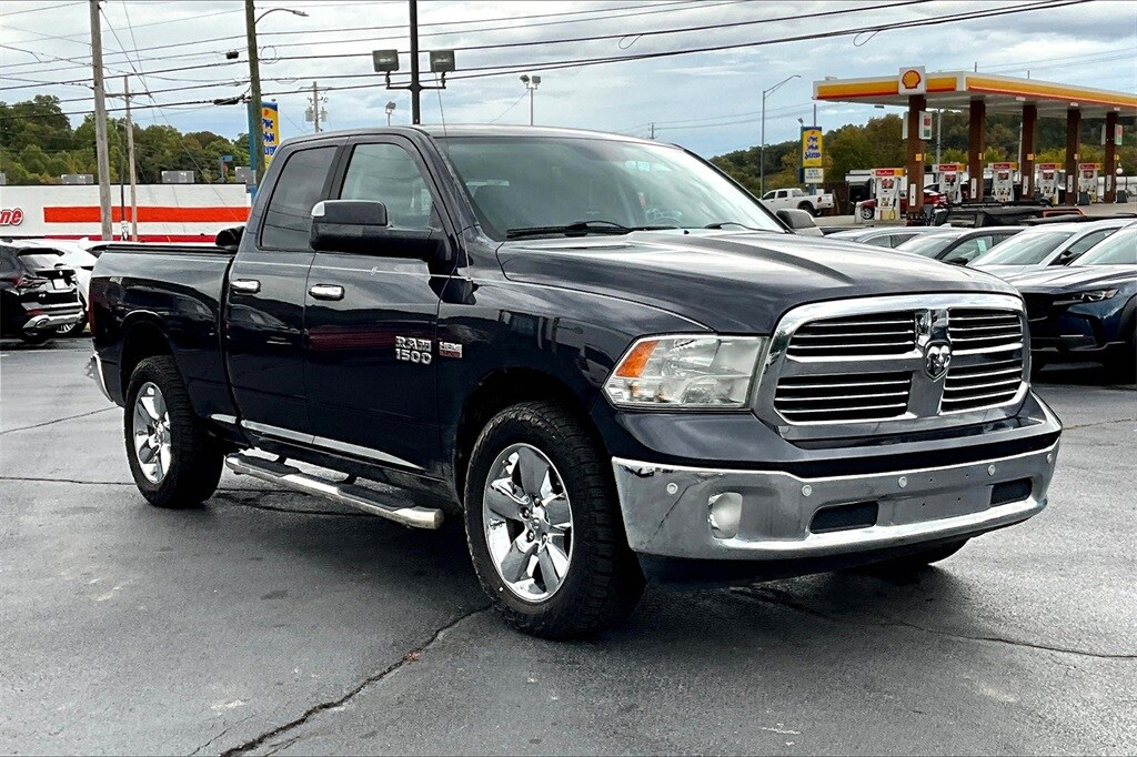 2014 Ram 1500 SLT photo 2