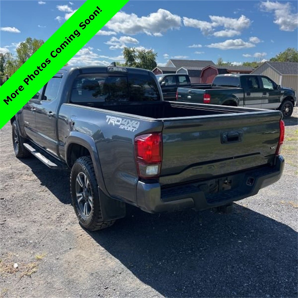 2019 Toyota Tacoma TRD Sport V6 photo 3