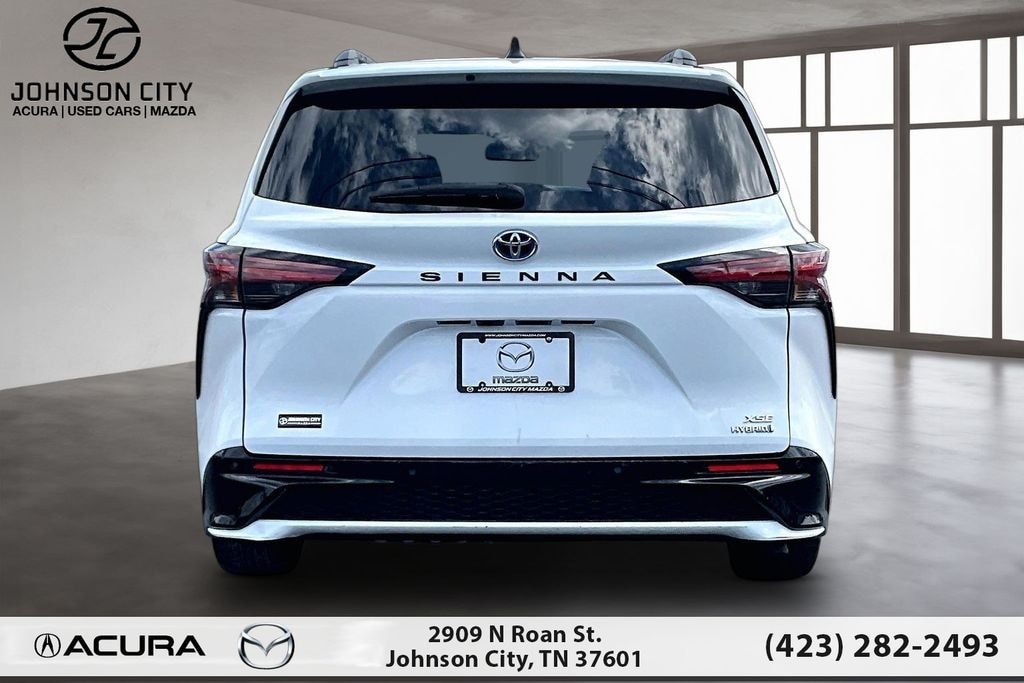 Used 2023 Toyota Sienna XSE Minivan/Van